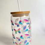 Glasbecher bunte Schmetterlinge