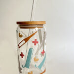 Glasbecher Spritzen Design